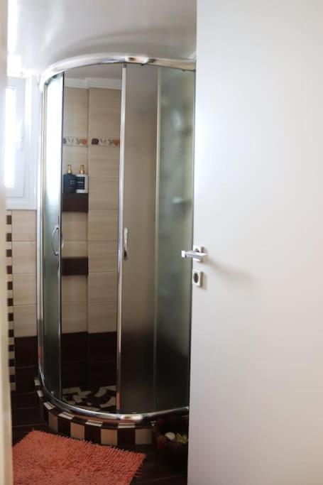 Άνετο Και Βολικό Διαμέρισμα Atena Exterior foto